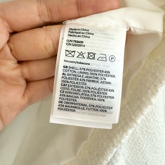 BNWOT Elegant H&M Cream and White Tweed Jacket with Gold Buttons Textured-Weave - Picture 11 of 12